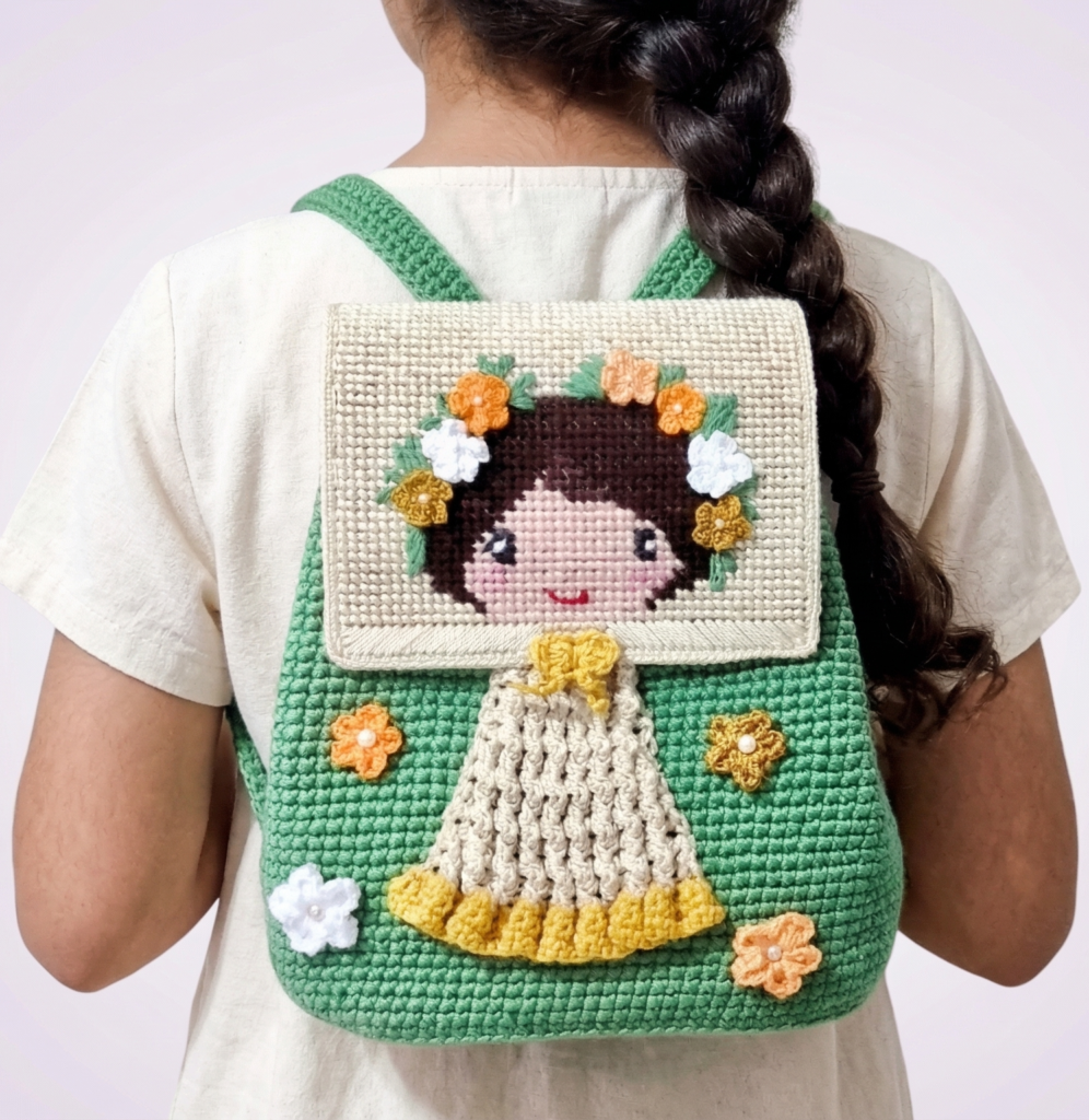 make a cute arabic girl of 10 years carry this ba delpmaspu2